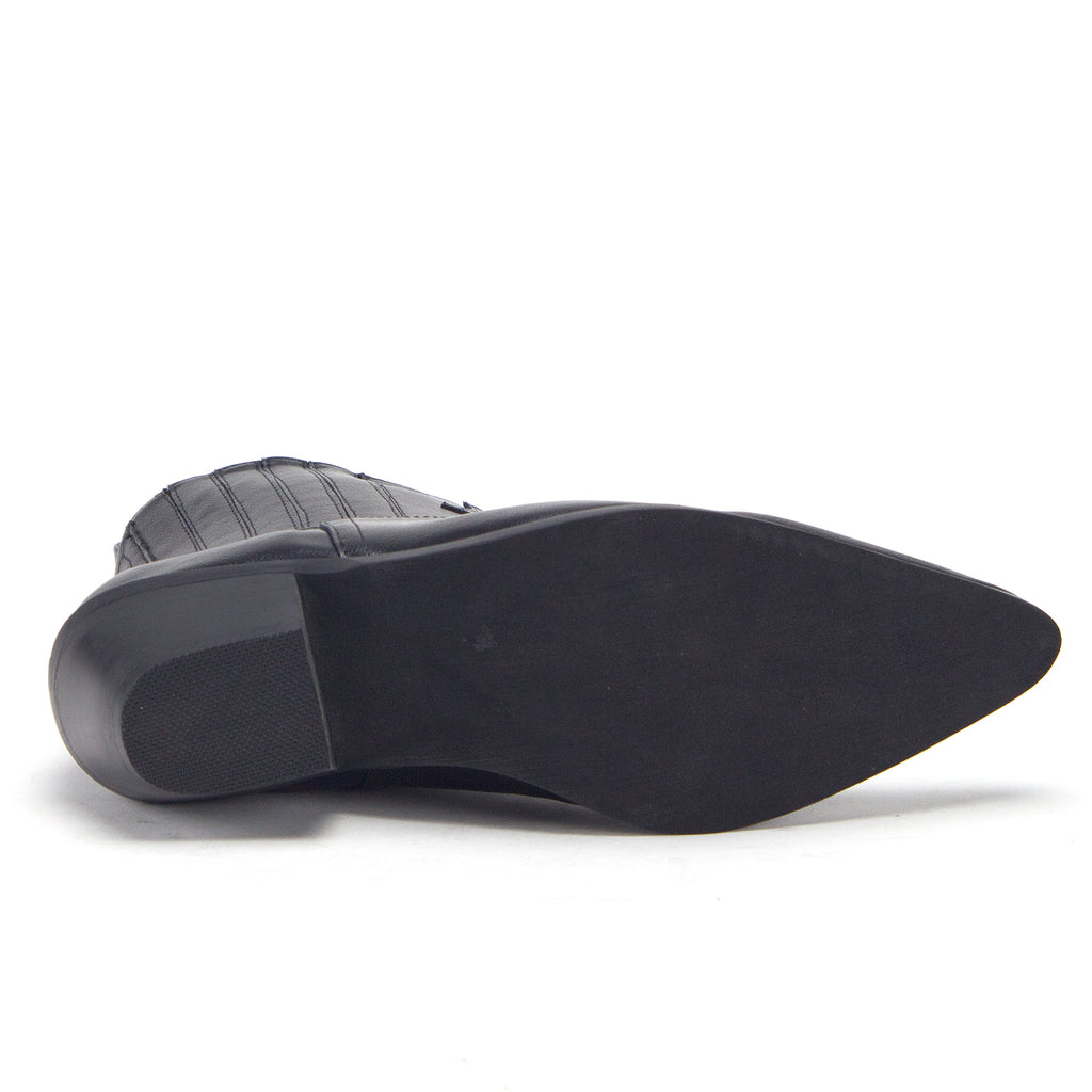 Black-4_772b117e-5bb2-40f8-